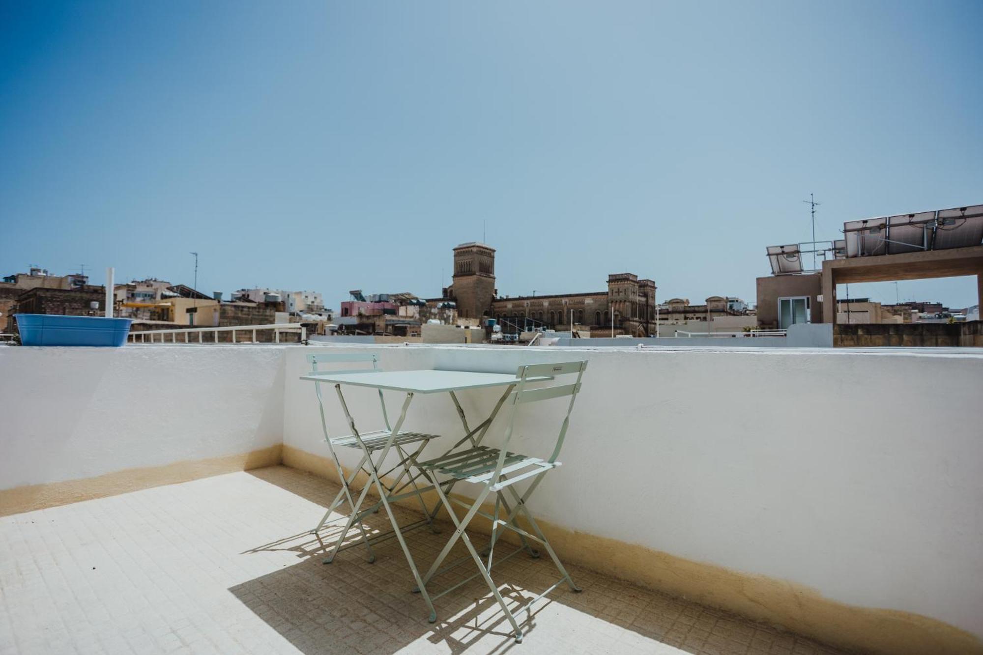 People & Places Sliema Luaran gambar