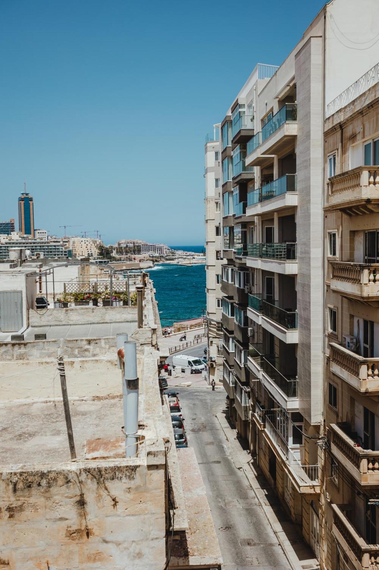 People & Places Sliema Luaran gambar