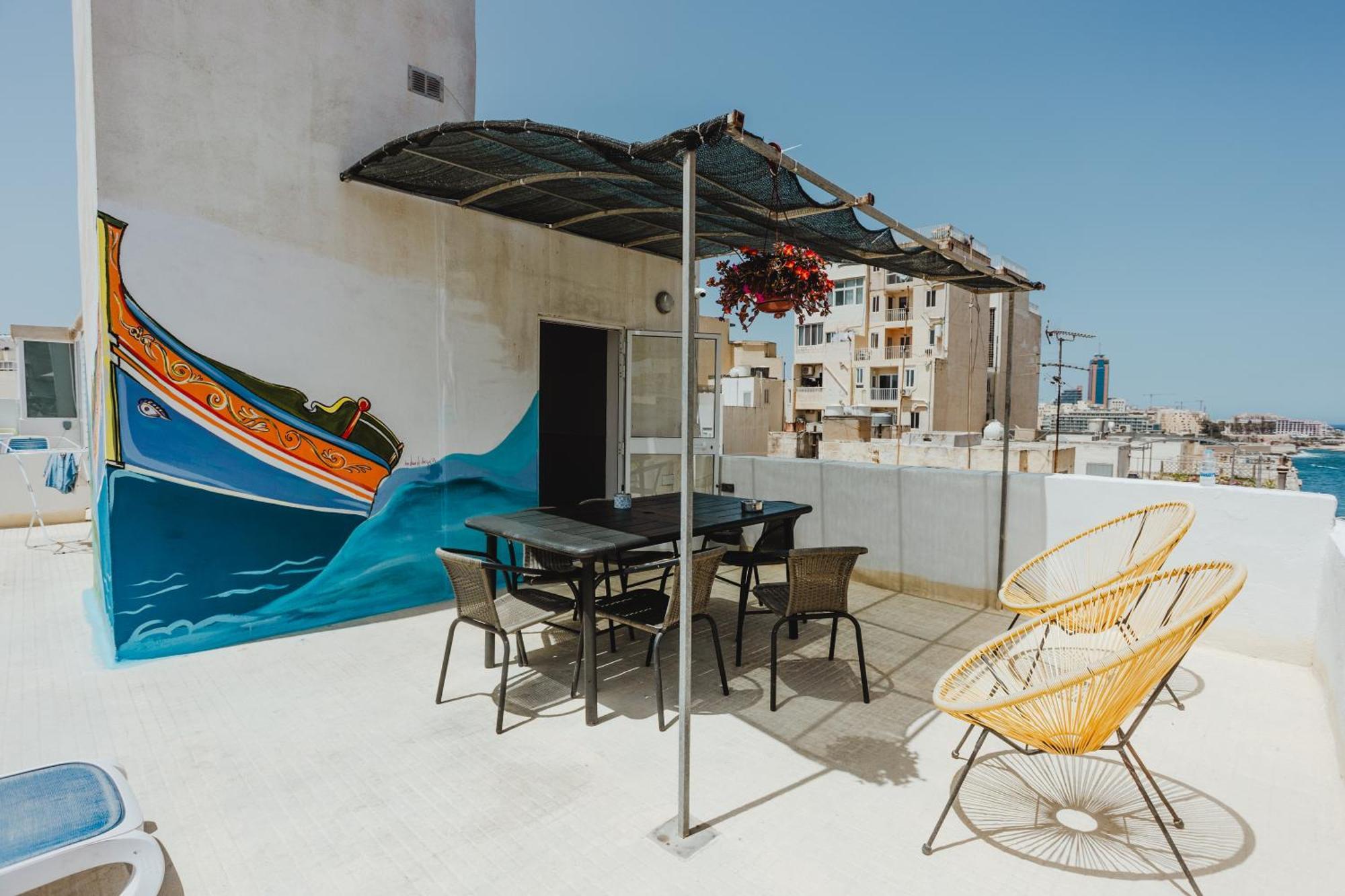 People & Places Sliema Luaran gambar