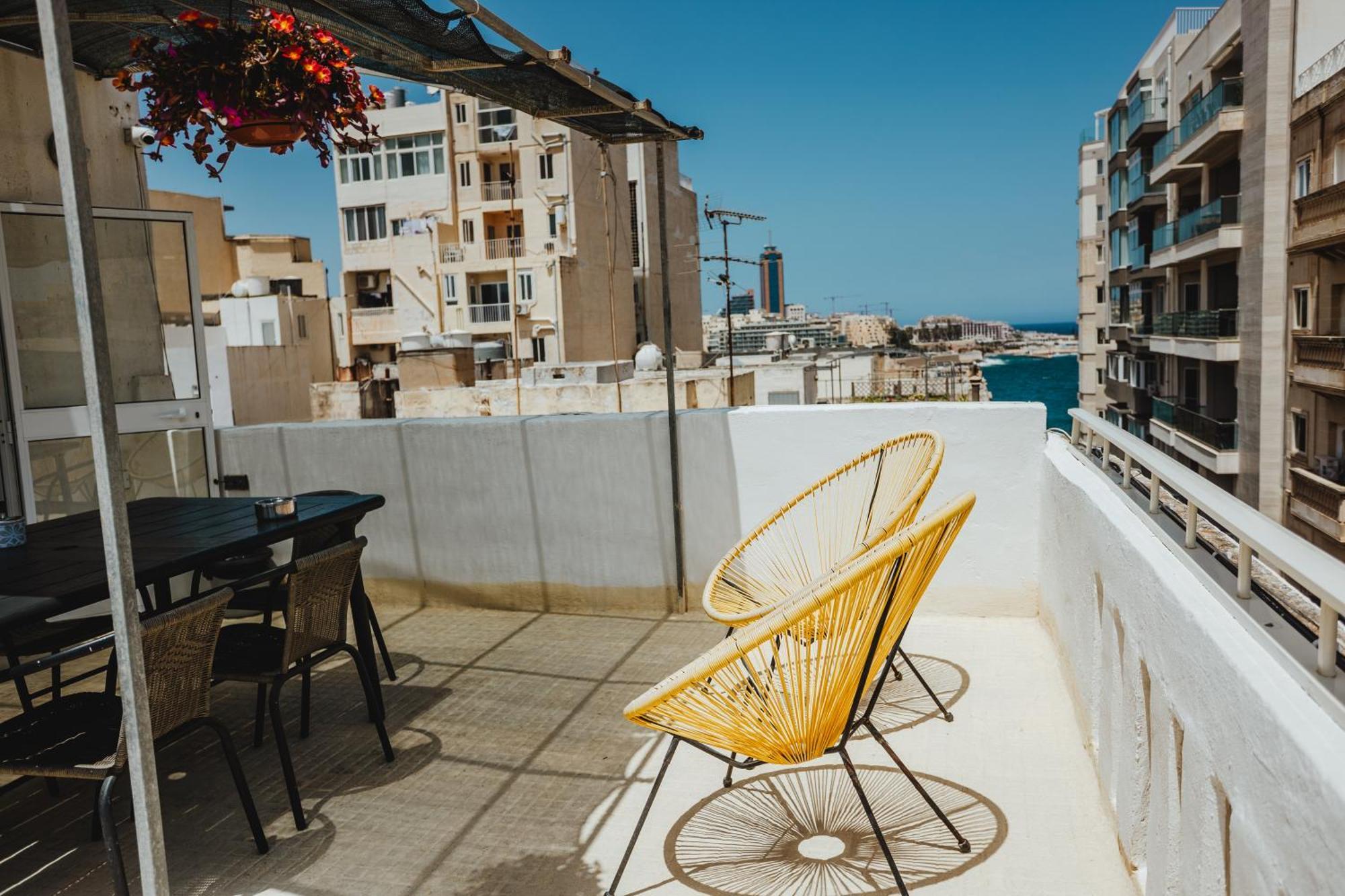 People & Places Sliema Luaran gambar
